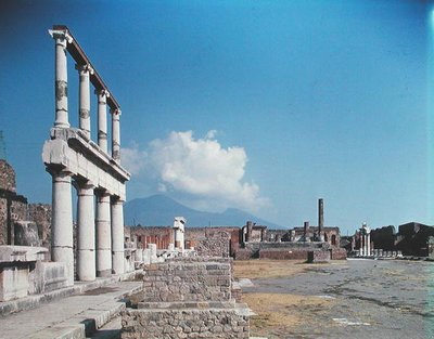 El pórtico del Foro y el Templo de Júpiter de Roman